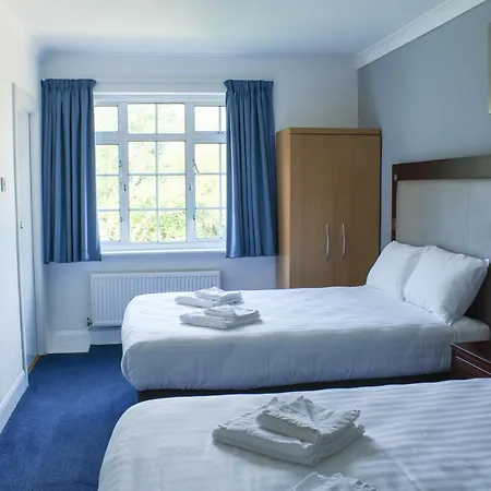 Heathrow Lodge-2