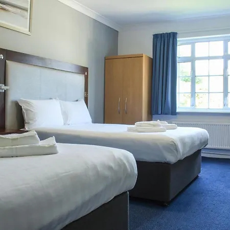 Heathrow Lodge-3